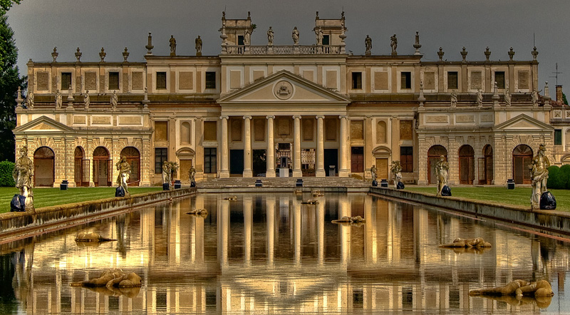 A meno di 2 Km da Villa Pisani